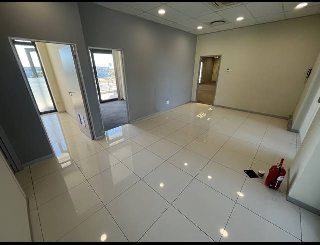 209M² BUSINESS TO LET IN MILNERTON CENTRAL